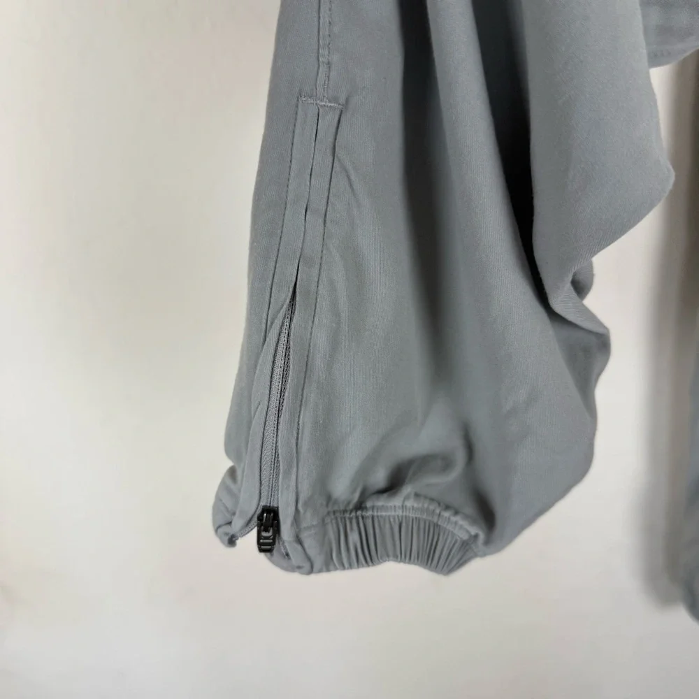 Lululemon Essential Affinity Mid Rise Jogger in Rhino Grey